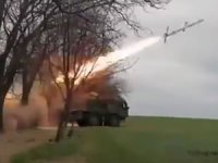 Moskva kruvazörünü vuran füzelerin fırlatılış anı paylaşıldı