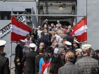 TCG Anadolu gemisi, Sarayburnu Limanı'nda ziyaretçi akınına uğradı