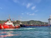 İstanbul Boğazı'nda arıza yapan gemi nedeniyle trafik aksadı