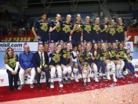 Sanmar Sponsorluğundaki Fenerbahçe Opet Kadın Voleybol Takımı Şampiyonluğu Kutluyor