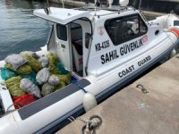 İzmir Körfezi'nde kaçak midye avcılığı yapan 3 kişi yakalandı