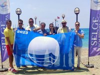 Antalya'da 12 tesise Mavi Bayrak asıldı
