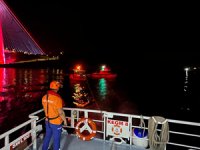 Yavuz Sultan Selim Köprüsü önlerinde sürüklenen tekne kurtarıldı