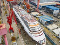 Çin'in ilk dev kruvaziyer gemisi  "Adora Magic City" deneme seferine başladı