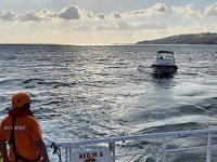 Beylikdüzü açıklarında sürüklenen tekne kurtarıldı