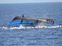 Endonezya'da teknenin alabora olması sonucu 15 kişi öldü, 19 kişi kayboldu