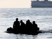 Senegal'de kaçak göçmenleri taşıyan teknenin alabora olması sonucu 14 kişi öldü
