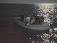 Datça açıklarında 24 düzensiz göçmen kurtarıldı