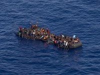 Tunus'ta göçmenleri taşıyan teknenin batması sonucu 11 kişi öldü, 44 kişi kayboldu