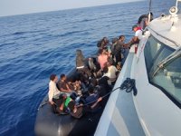 İzmir açıklarında 91 düzensiz göçmen kurtarıldı, 20 düzensiz göçmen yakalandı