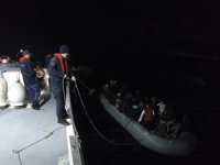 Aydın açıklarında sürüklenen bottaki 24 düzensiz göçmen kurtarıldı
