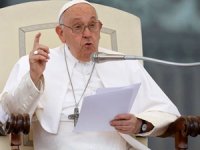 Papa Franciscus : "Bu muhteşem deniz (Akdeniz) koca bir mezarlığa dönüştü"