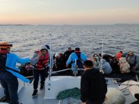 Motoru arıza yapan botta mahsur kalan 45 kişi kurtarıldı