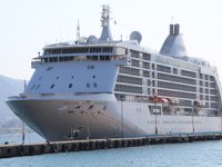 Yolcu gemisi "Seven Seas Voyager" Alanya Limanı'na demirledi