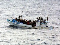 sığınmacıları taşıyan teknede bir kişi ölü bulundu