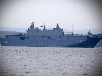 Türk donanmasından tarihi geçit töreni