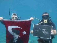 Muğla'da dalgıçlar Atatürk'ü deniz dibinde bayraklarla andı