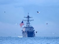 Husiler, ABD savaş gemisini vurdu!