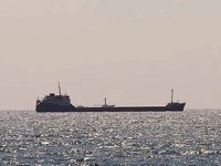 Husiler Kızıldeniz'den geçen petrol tankerini füzeyle vurdu