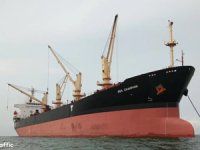 Husiler, Aden Körfezi'nde iki ABD gemisini hedef aldı