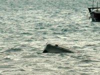Göçmen teknesi alabora oldu: 2 ölü