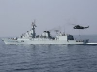 Pakistan'da deniz üssüne saldırı girişimi!