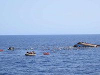 Cibuti'de gemi battı: 38 ölü