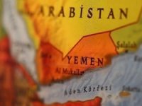 Alıkonulan geminin mürettebatını ziyaret ettiler