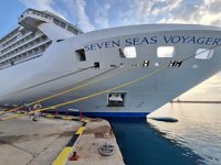 "Seven Seas Voyager" Antalya Limanı'na demirledi