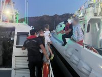 Fethiye açıklarındaki teknede rahatsızlanan çocuğa tıbbi tahliye