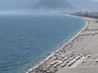 Antalya'da denize giren emekli polis boğuldu