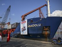 Türkiye'den Lübnan'a 1000 tonluk yardım malzemesi