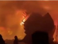 Süveyş'in Güneyinde Tersanede Büyük Yangın!