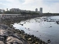 İskenderun'da deniz çekildi