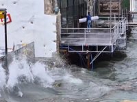 Deniz ulaşımına fırtına engeli: Feribot seferleri iptal edildi