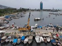 İzmir'de balıkçı barınaklarına atıl tekne operasonu