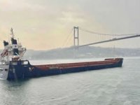 İstanbul Boğazı'nda tehlikeli anlar! Arızalanan gemi kurtarıldı