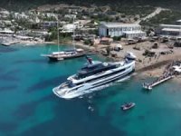 Süper yat Legasea Bodrum’da denize indirildi
