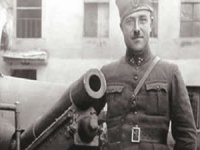 Antalya'nın kahramanı Yüzbaşı Mustafa Aker'e anıt mezar