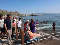 Engellililer için Turgutreis plajına raylı sistem kuruldu