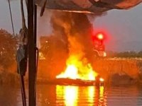 Manavgat Irmağı'nda balıkçı teknesi yandı