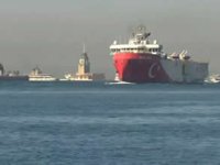 Oruç Reis İstanbul Boğazı’ndan geçiyor