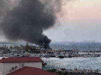 Çeşme'de  balıkçı barınağından alevler yükseldi