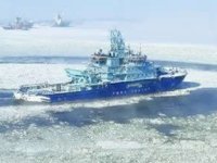 Rusya, nükleer buzkıran filosu ile Arktik'i etkinleştiriyor