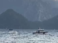 Denizde sürüklenen tekneyi polis kontrol botu kurtardı