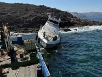 Bodrum’da sürüklenen motoryat, kayalıklara çarptı