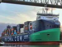 CMA CGM konteyner gemisi Estonya’da iskeleye çarptı