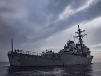 ABD savaş gemisi balıkçı gemisine saldırdı