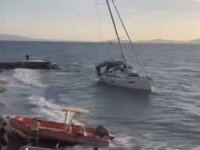 Turgutreis’te yelkenli tekne fırtınada karaya oturdu
