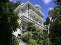 Fetöcü Akın İpek’in Beyaz Köşkü’nü Ali Bekmezci aldı